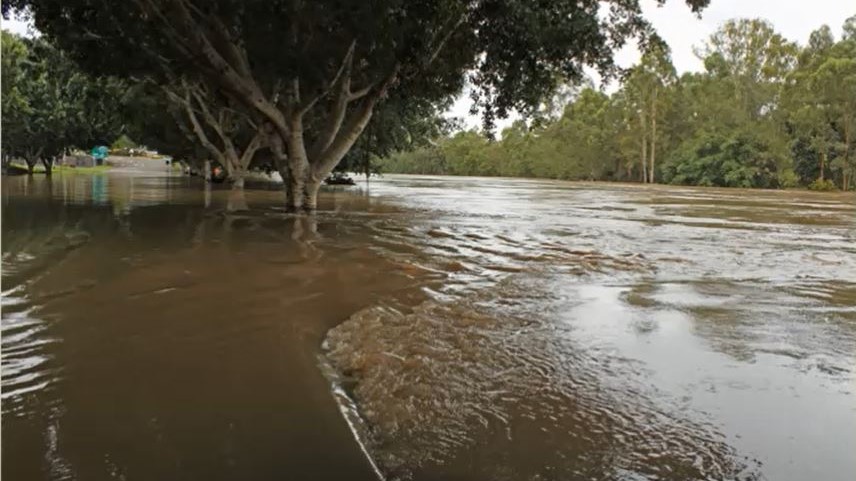 King Edward Parade, Ipswich during 2011 flood