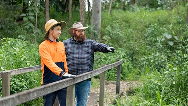 Bushcare volunteer training