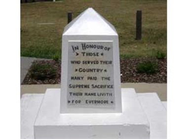 Anzac-Park_Monument-2.jpg